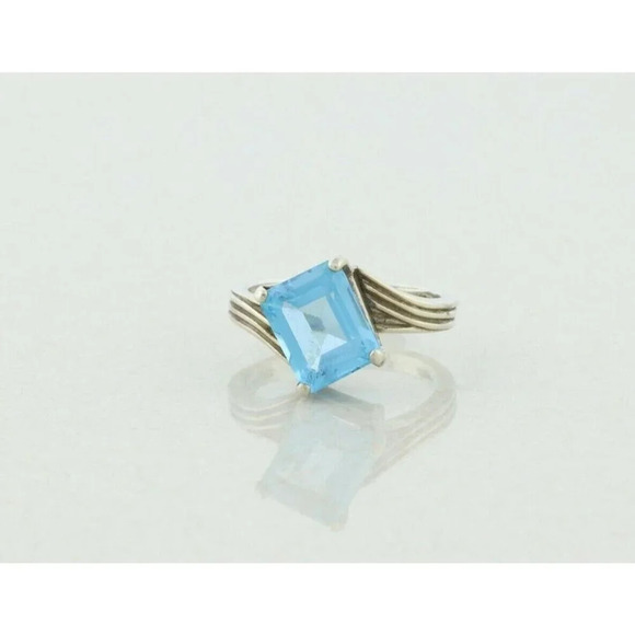 Sterling Silver Blue Topaz Ring Size 6 3/4 - Picture 5 of 7
